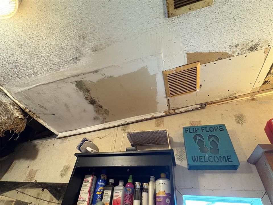 合同活跃: $67,003 (4 贝兹, 2 浴室, 1782 平方英尺)