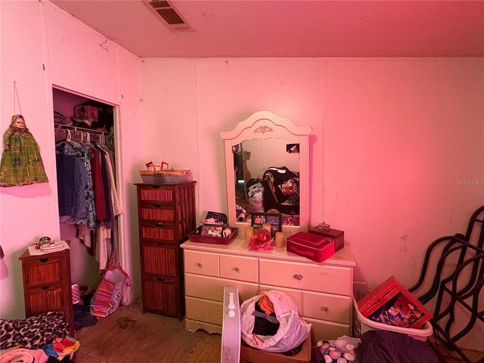 合同活跃: $67,003 (4 贝兹, 2 浴室, 1782 平方英尺)