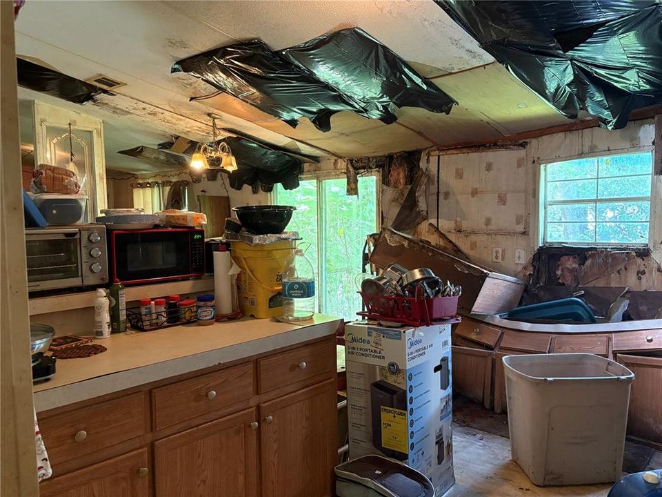 合同活跃: $67,003 (4 贝兹, 2 浴室, 1782 平方英尺)