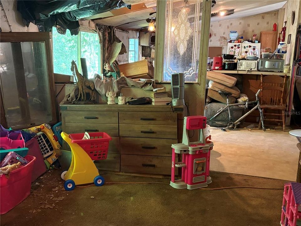 合同活跃: $67,003 (4 贝兹, 2 浴室, 1782 平方英尺)