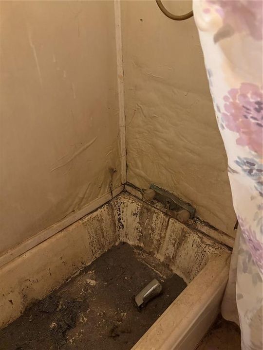 合同活跃: $67,003 (4 贝兹, 2 浴室, 1782 平方英尺)