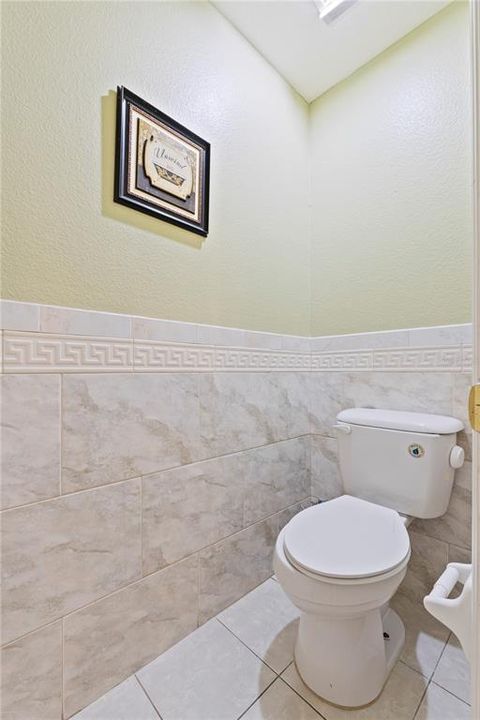 На продажу: $330,000 (3 спален, 2 ванн, 1825 Квадратных фут)