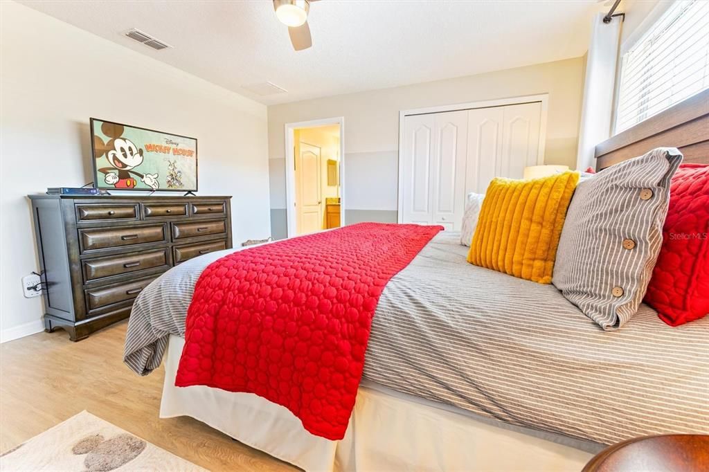 Active With Contract: $359,900 (4 beds, 3 baths, 1902 Square Feet)