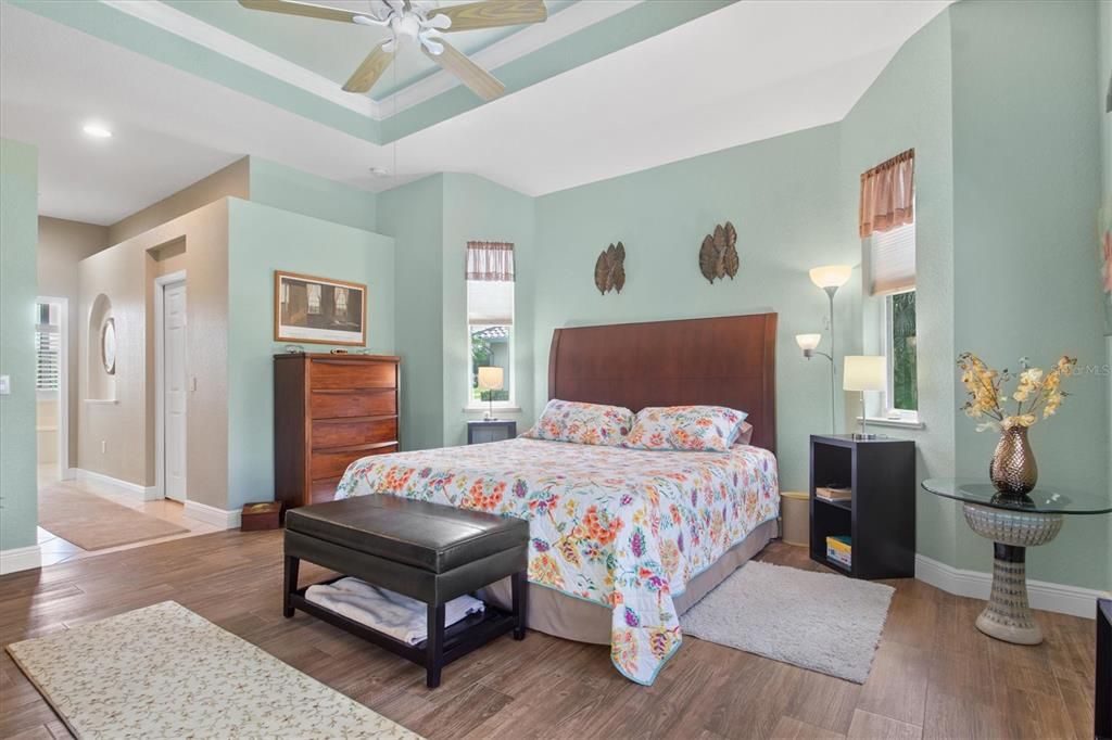 For Sale: $629,900 (3 beds, 2 baths, 2152 Square Feet)