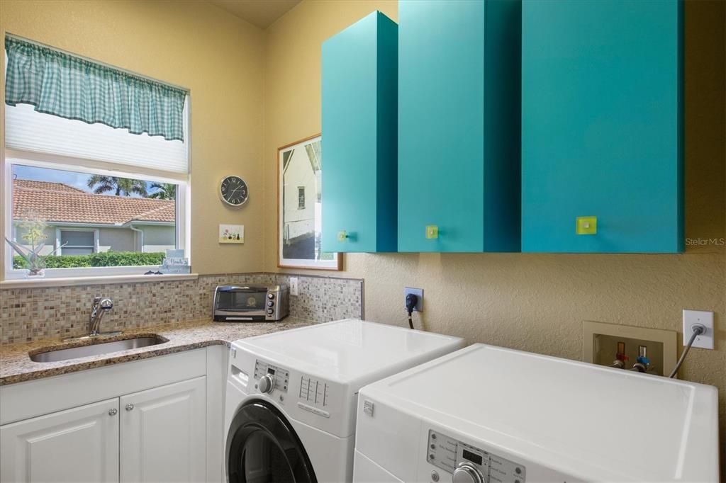 For Sale: $629,900 (3 beds, 2 baths, 2152 Square Feet)