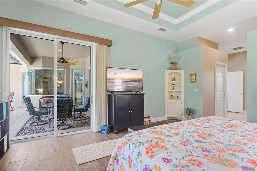 For Sale: $629,900 (3 beds, 2 baths, 2152 Square Feet)