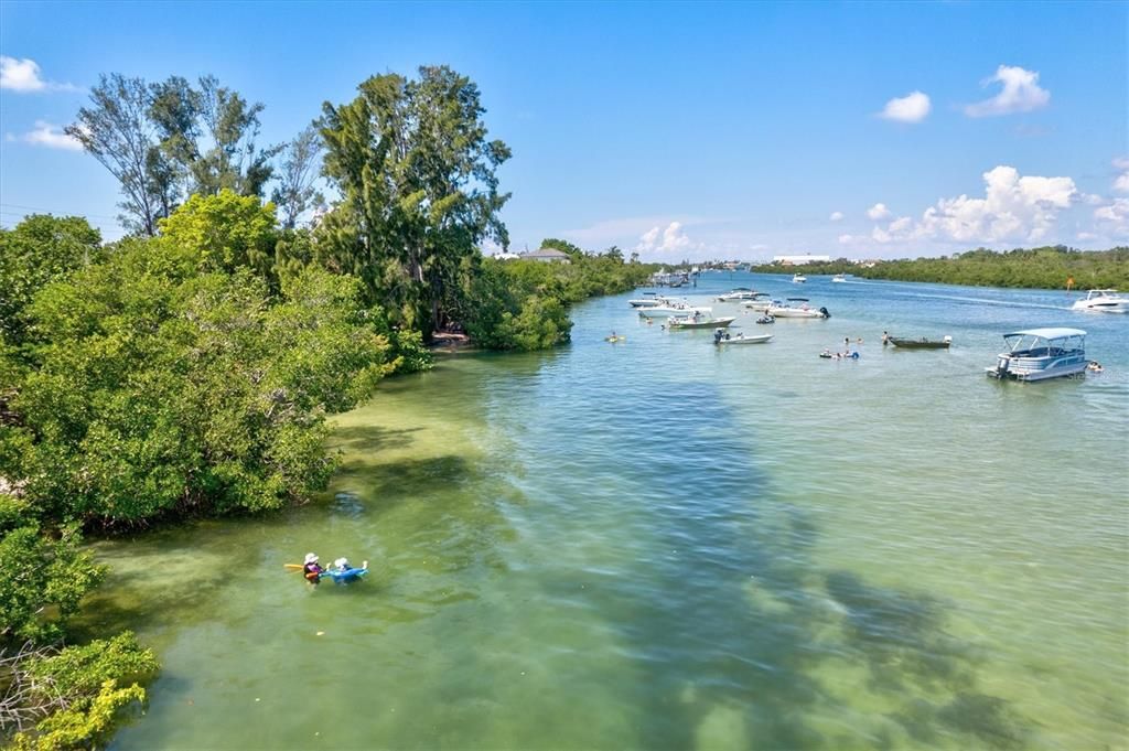 For Sale: $629,900 (3 beds, 2 baths, 2152 Square Feet)