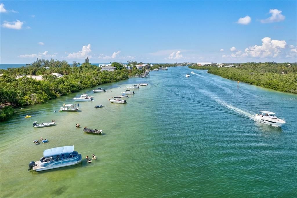 For Sale: $629,900 (3 beds, 2 baths, 2152 Square Feet)