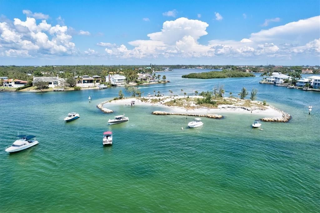 For Sale: $629,900 (3 beds, 2 baths, 2152 Square Feet)