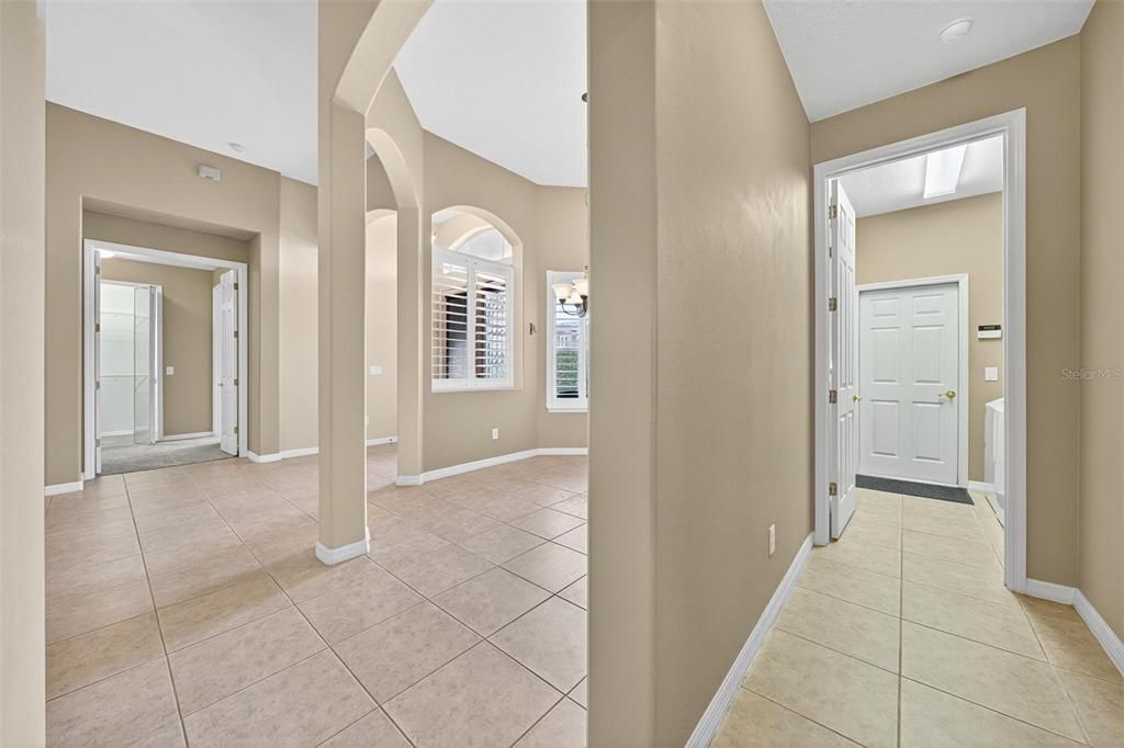 Под контрактом: $469,000 (3 спален, 2 ванн, 1955 Квадратных фут)