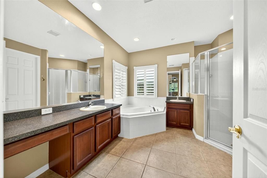 Под контрактом: $469,000 (3 спален, 2 ванн, 1955 Квадратных фут)