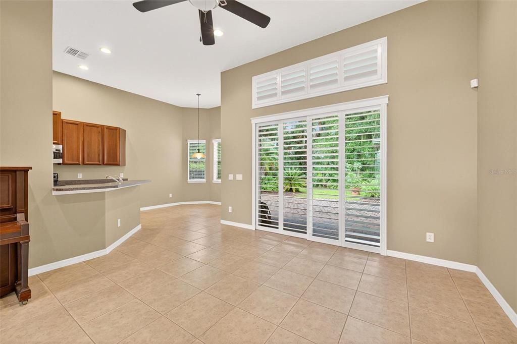 Под контрактом: $469,000 (3 спален, 2 ванн, 1955 Квадратных фут)