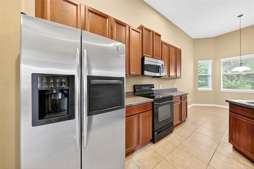 Под контрактом: $469,000 (3 спален, 2 ванн, 1955 Квадратных фут)