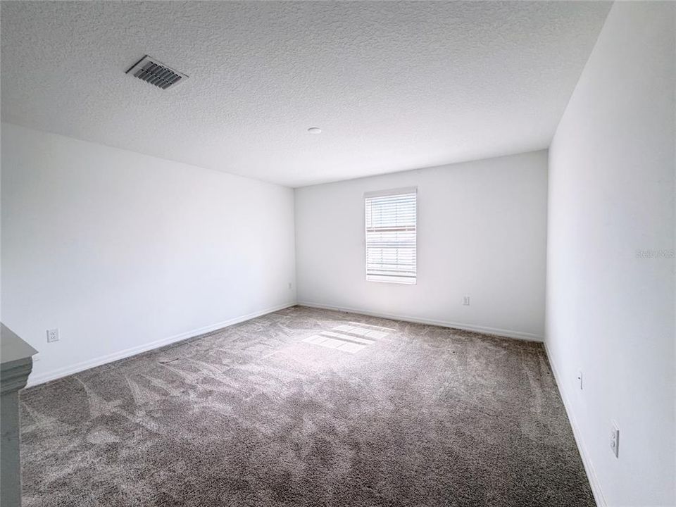 For Sale: $378,000 (4 beds, 3 baths, 2584 Square Feet)