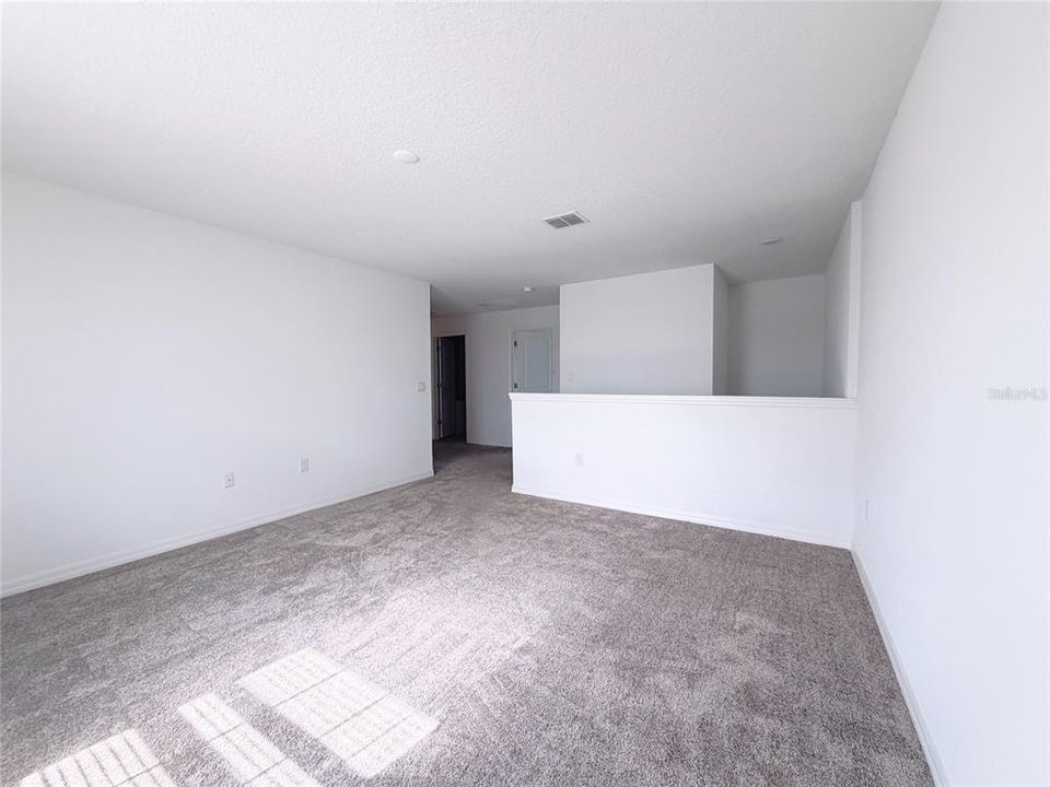 For Sale: $378,000 (4 beds, 3 baths, 2584 Square Feet)