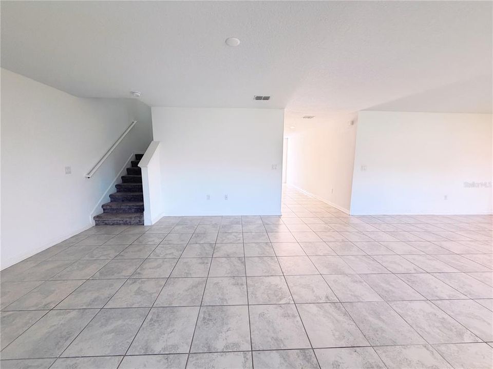 For Sale: $378,000 (4 beds, 3 baths, 2584 Square Feet)