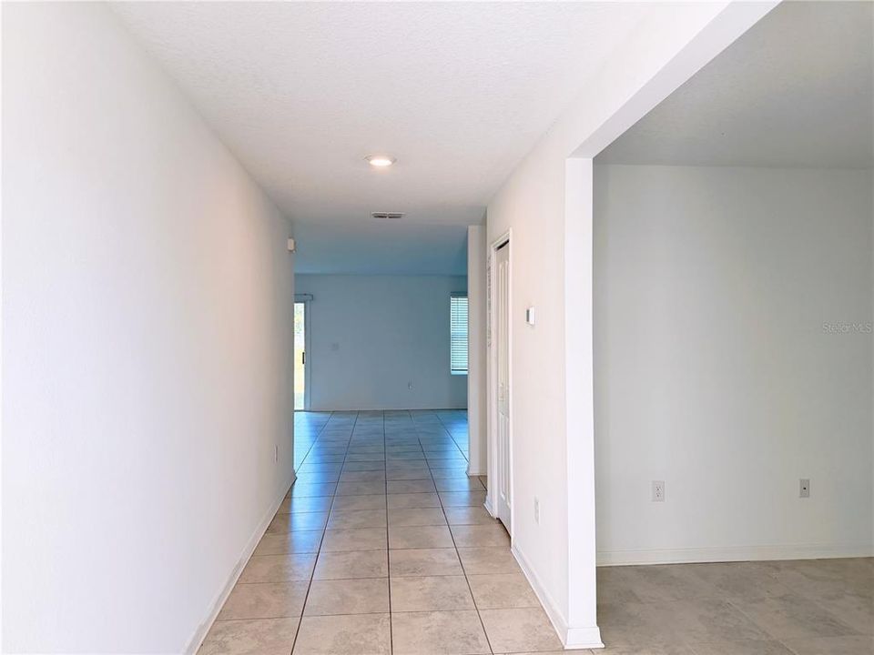 For Sale: $378,000 (4 beds, 3 baths, 2584 Square Feet)