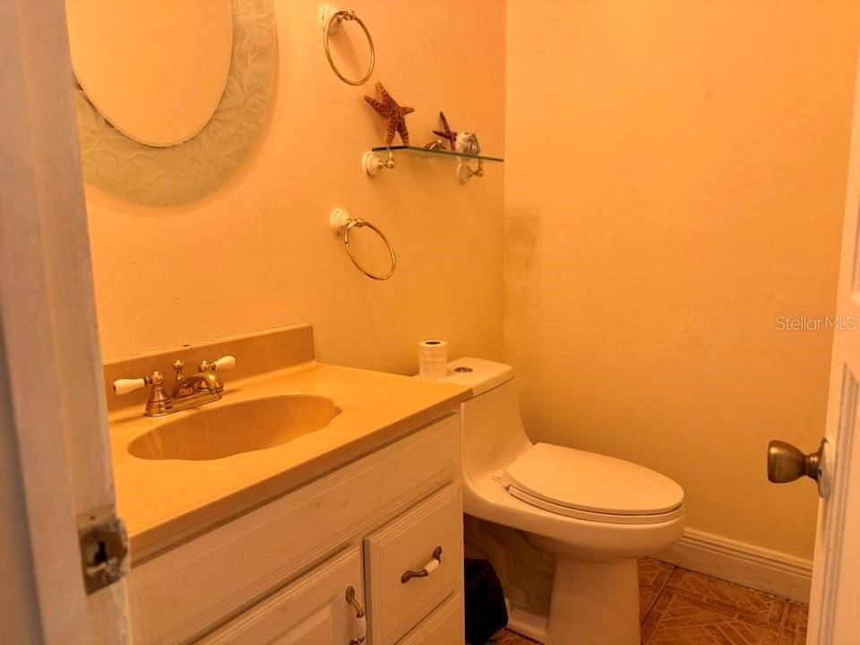 En Venta: $550,000 (4 camas, 2 baños, 2873 Pies cuadrados)