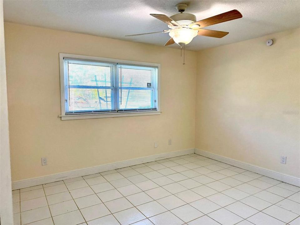 En Venta: $550,000 (4 camas, 2 baños, 2873 Pies cuadrados)