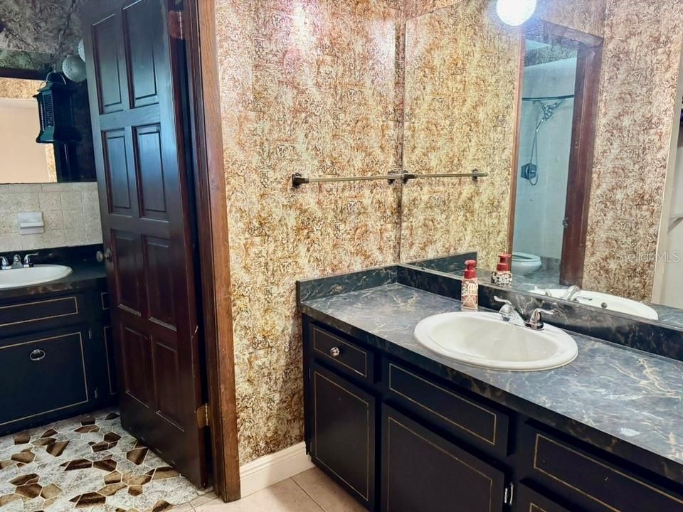 En Venta: $550,000 (4 camas, 2 baños, 2873 Pies cuadrados)