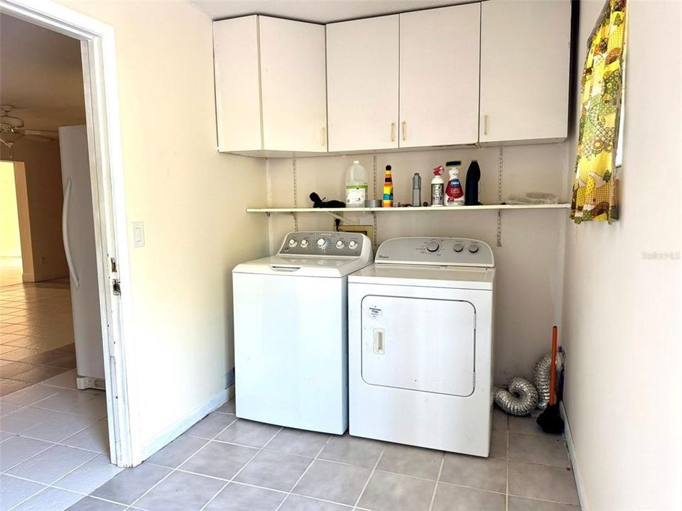 En Venta: $550,000 (4 camas, 2 baños, 2873 Pies cuadrados)