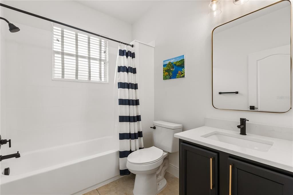 合同活跃: $490,000 (3 贝兹, 2 浴室, 1640 平方英尺)