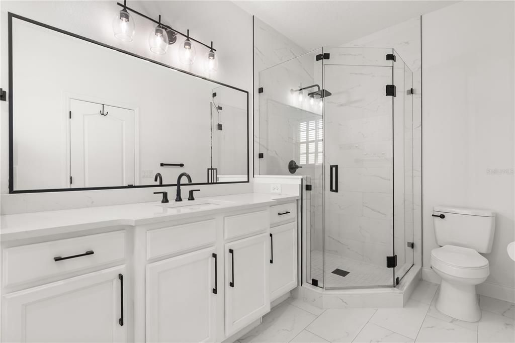 合同活跃: $490,000 (3 贝兹, 2 浴室, 1640 平方英尺)