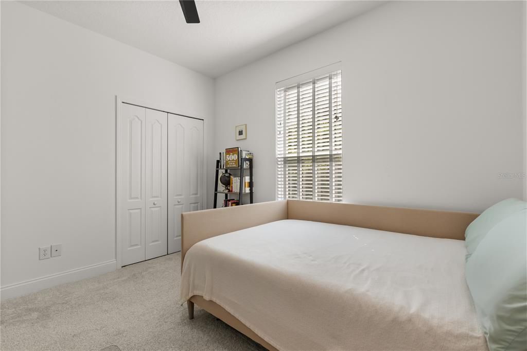 合同活跃: $490,000 (3 贝兹, 2 浴室, 1640 平方英尺)