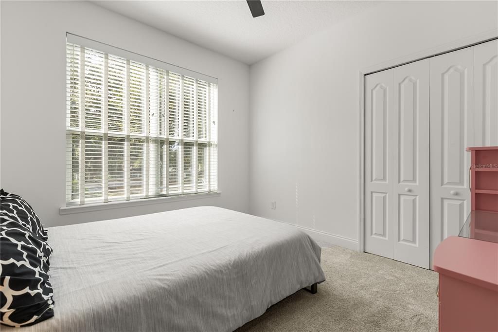 合同活跃: $490,000 (3 贝兹, 2 浴室, 1640 平方英尺)