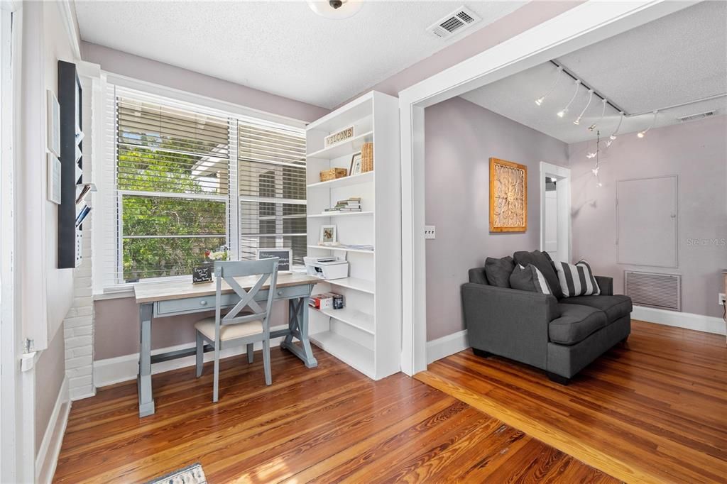 На продажу: $335,000 (0 спален, 0 ванн, 1042 Квадратных фут)