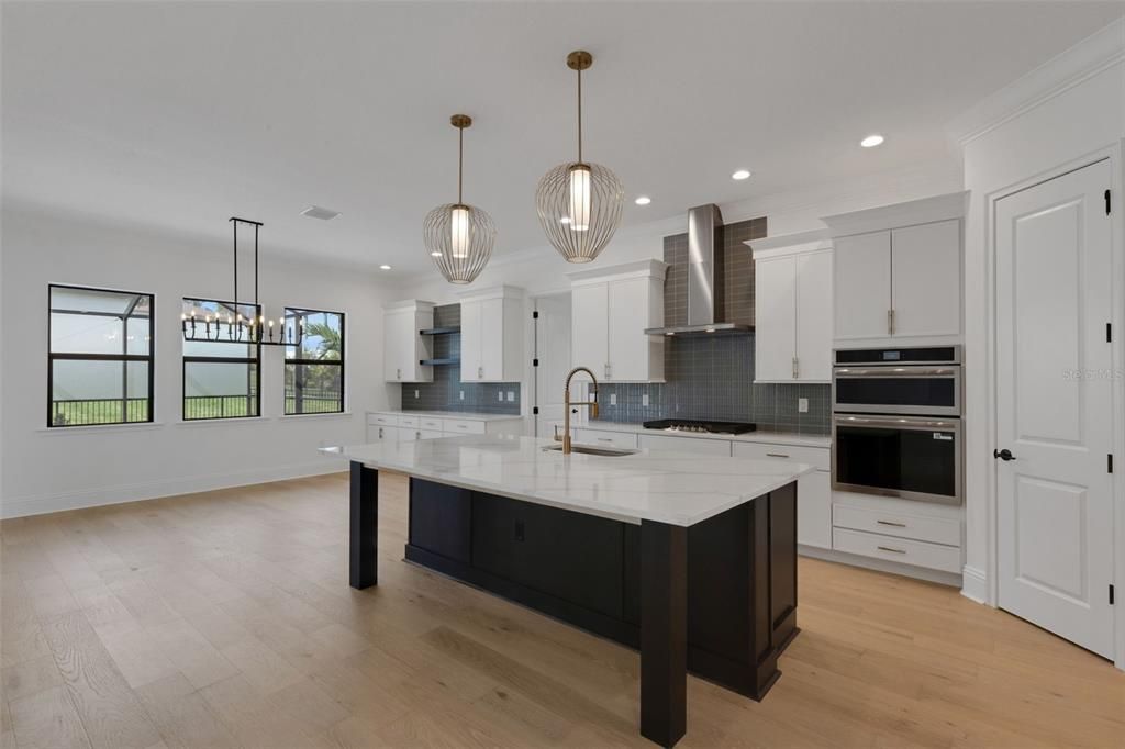 For Sale: $1,420,000 (4 beds, 3 baths, 3640 Square Feet)