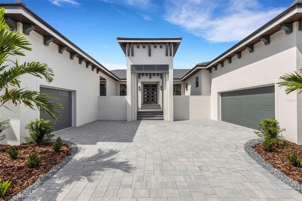 For Sale: $1,420,000 (4 beds, 3 baths, 3640 Square Feet)