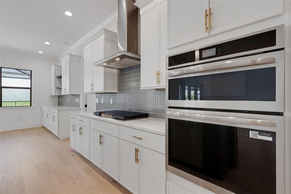 For Sale: $1,420,000 (4 beds, 3 baths, 3640 Square Feet)