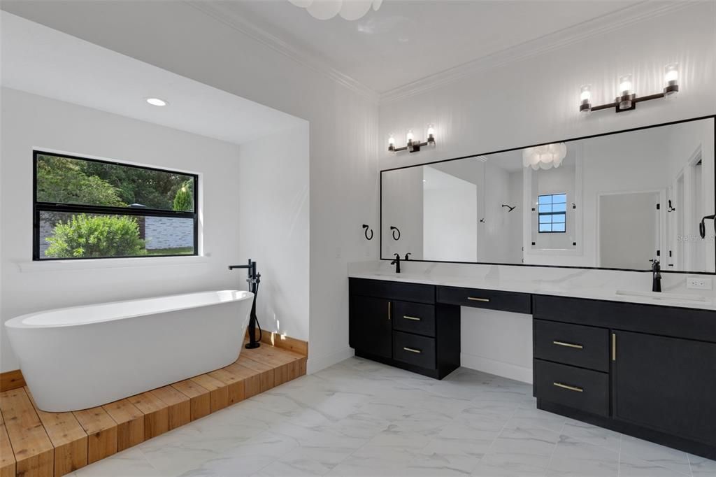 For Sale: $1,420,000 (4 beds, 3 baths, 3640 Square Feet)