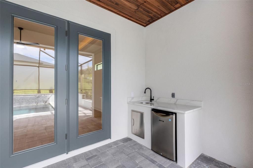 For Sale: $1,420,000 (4 beds, 3 baths, 3640 Square Feet)