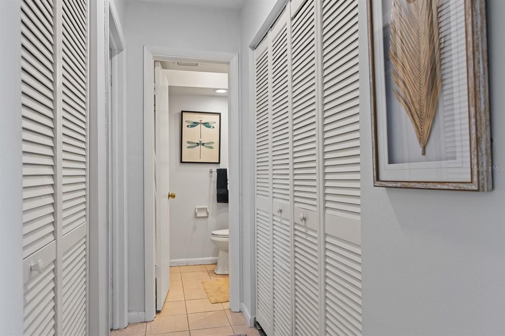 待售: $178,000 (1 贝兹, 1 浴室, 702 平方英尺)