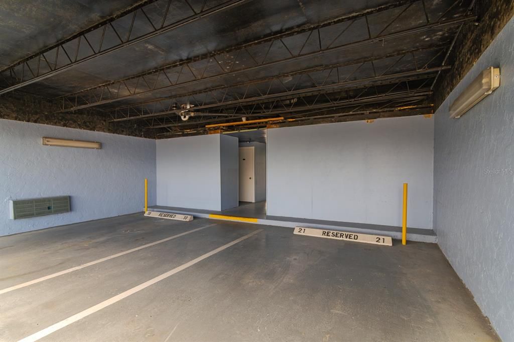 待售: $178,000 (1 贝兹, 1 浴室, 702 平方英尺)