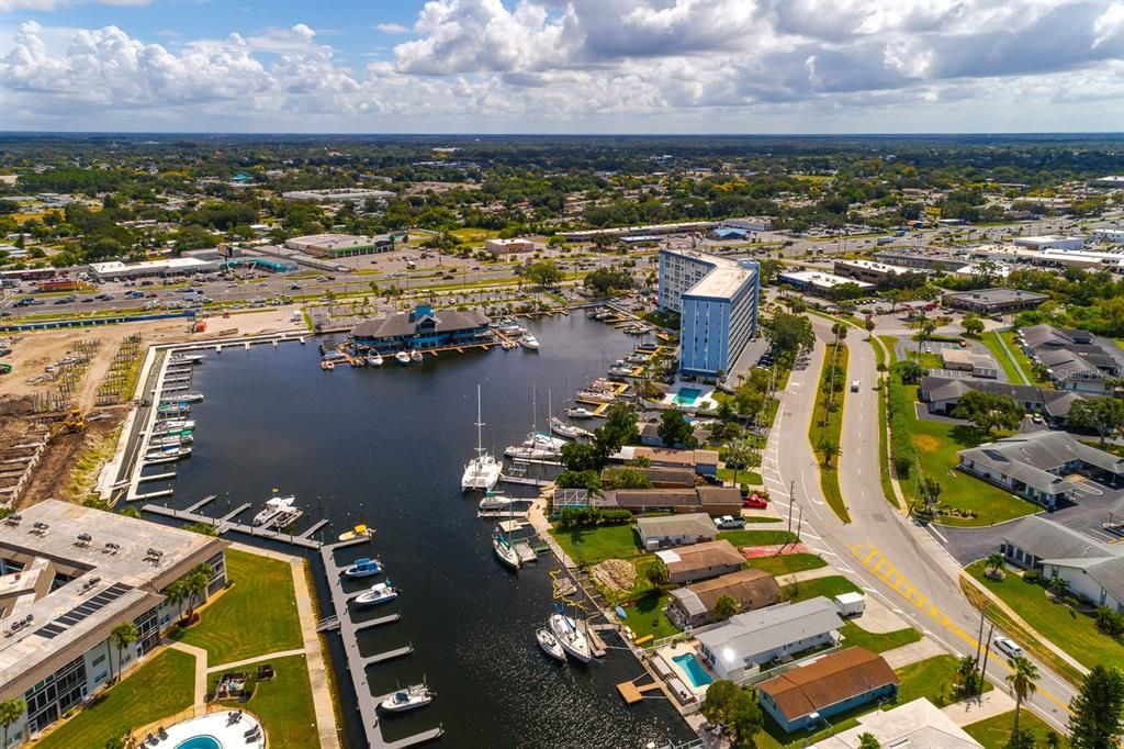 待售: $178,000 (1 贝兹, 1 浴室, 702 平方英尺)