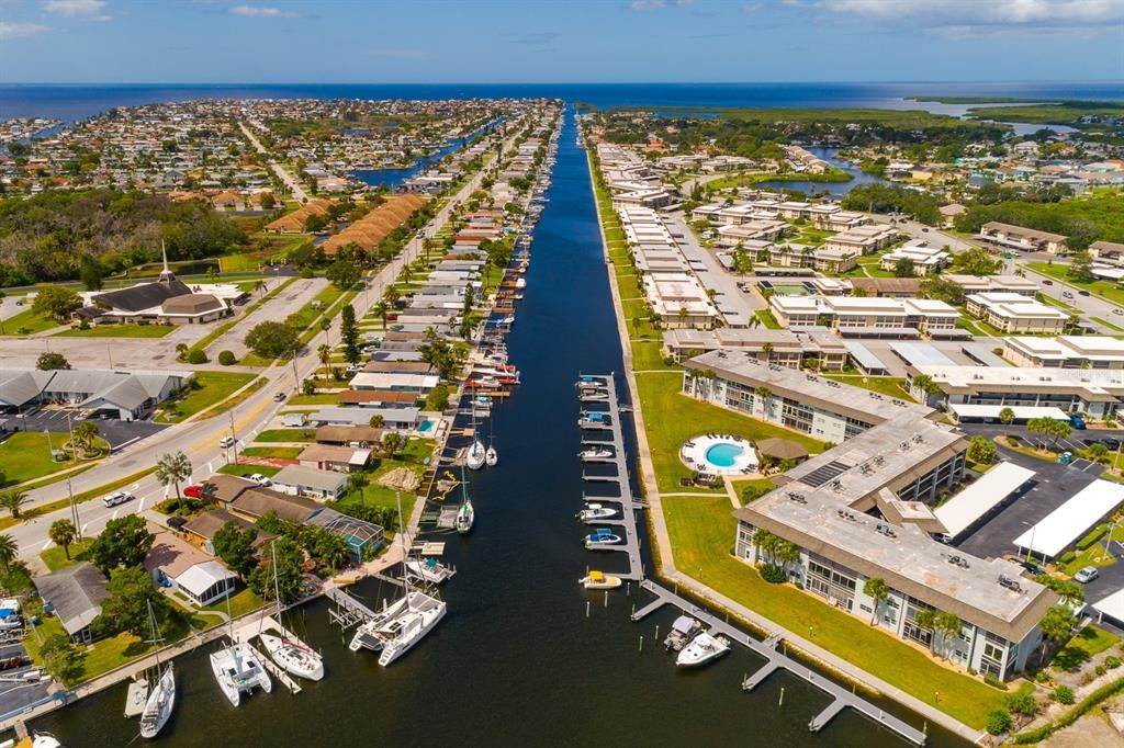 待售: $178,000 (1 贝兹, 1 浴室, 702 平方英尺)