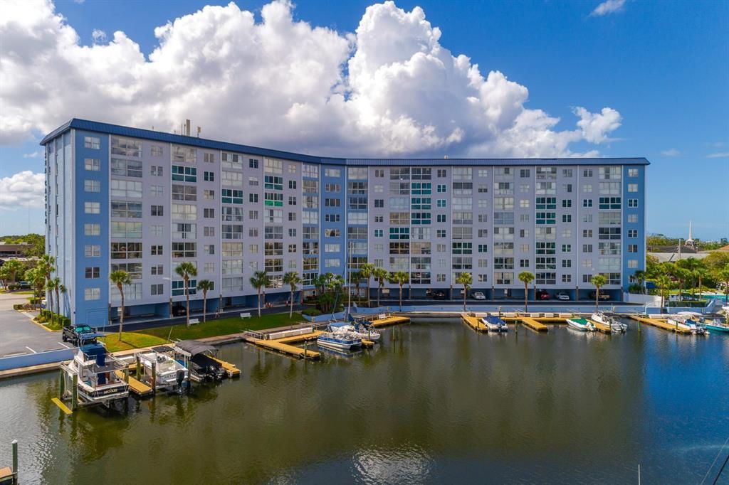 待售: $178,000 (1 贝兹, 1 浴室, 702 平方英尺)