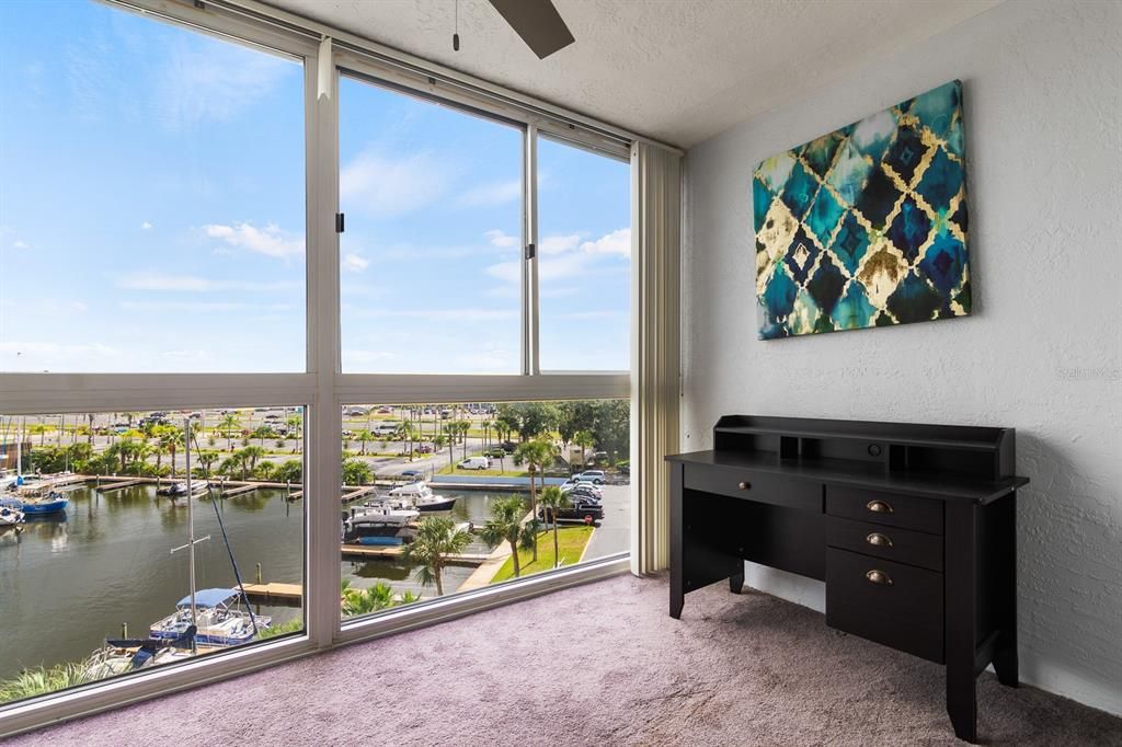 待售: $178,000 (1 贝兹, 1 浴室, 702 平方英尺)