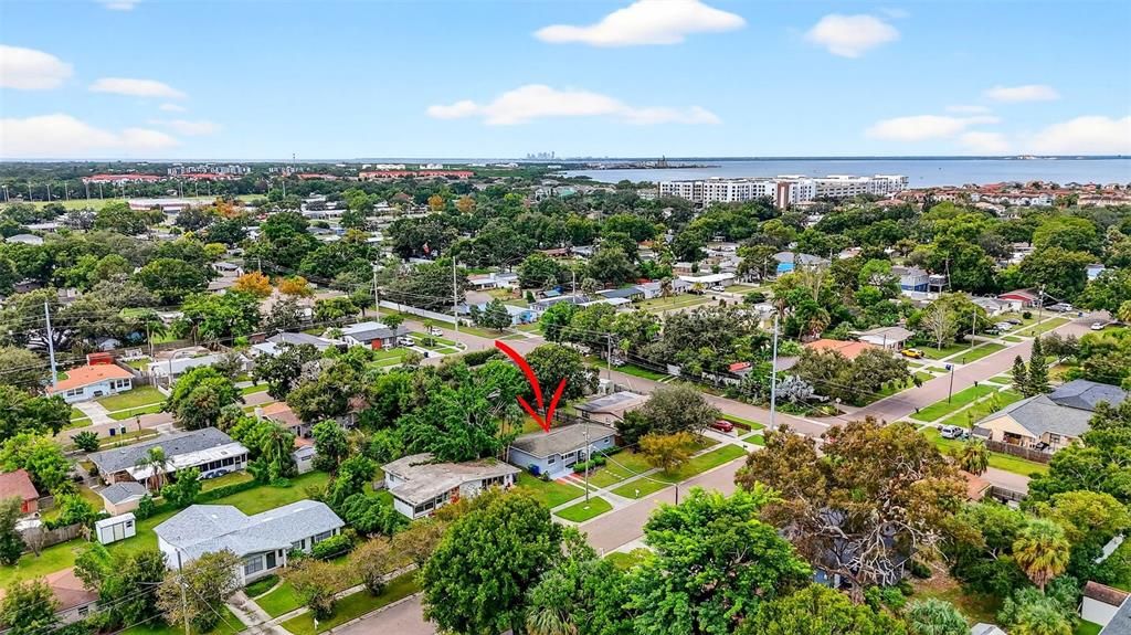 Под контрактом: $339,500 (3 спален, 1 ванн, 1128 Квадратных фут)