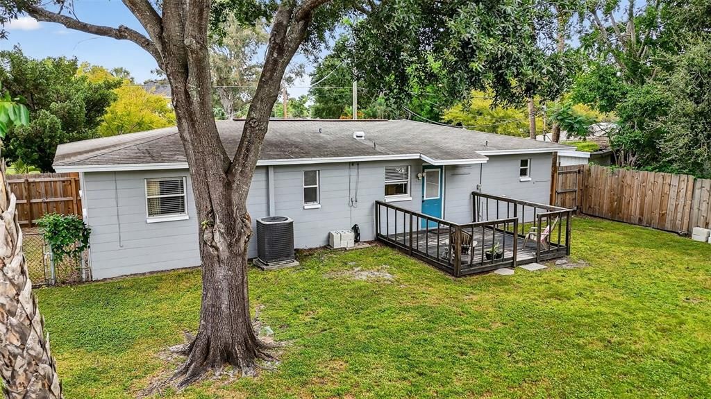 Под контрактом: $339,500 (3 спален, 1 ванн, 1128 Квадратных фут)