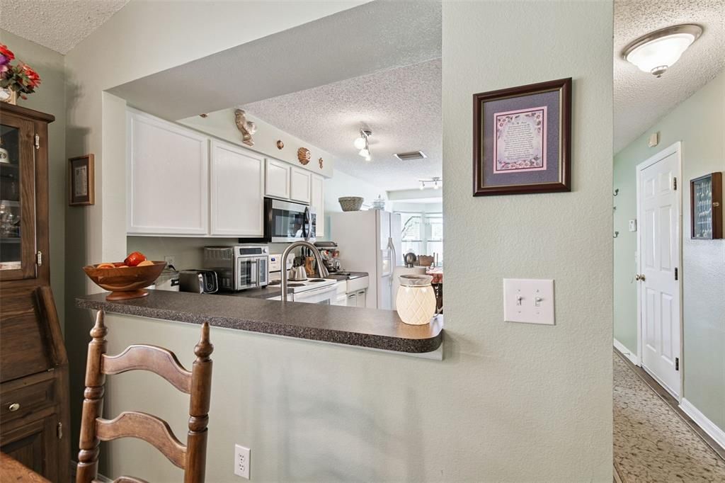 На продажу: $299,900 (3 спален, 2 ванн, 1185 Квадратных фут)