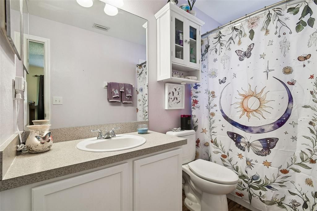 На продажу: $299,900 (3 спален, 2 ванн, 1185 Квадратных фут)