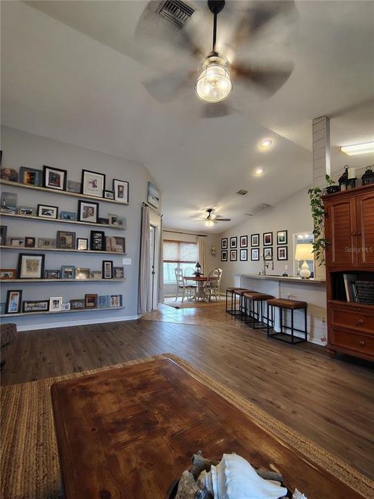 En Venta: $309,000 (3 camas, 2 baños, 1632 Pies cuadrados)