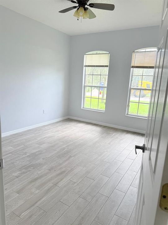 For Sale: $375,000 (3 beds, 2 baths, 1918 Square Feet)