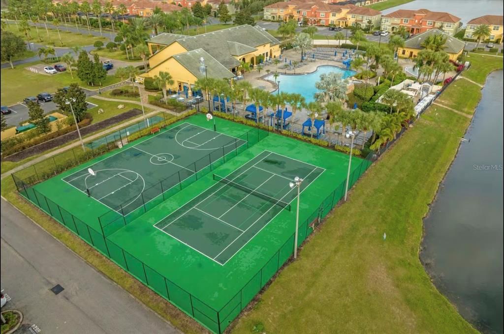 En Venta: $345,000 (4 camas, 3 baños, 1902 Pies cuadrados)