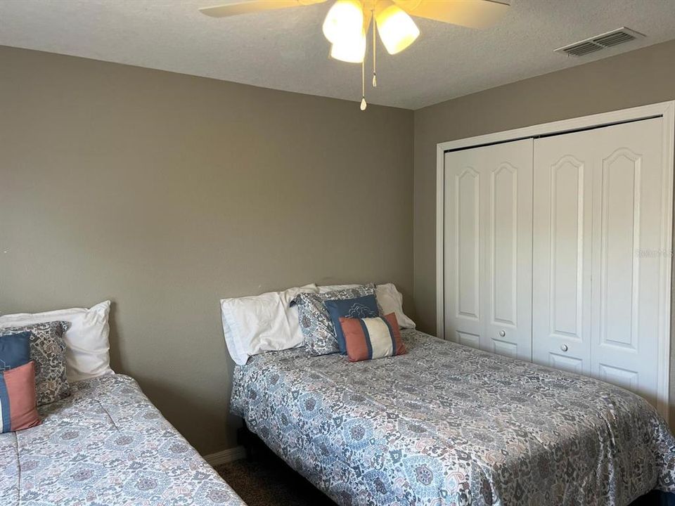 En Venta: $345,000 (4 camas, 3 baños, 1902 Pies cuadrados)