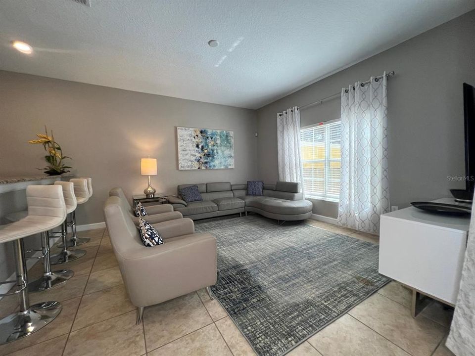 En Venta: $345,000 (4 camas, 3 baños, 1902 Pies cuadrados)